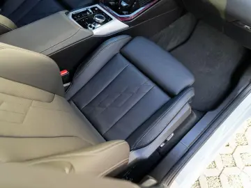 BMW X3 20 xDrive M-Sport 19  AHK ACC PANO KoZg 360