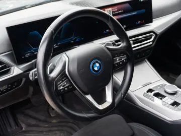 BMW 320e Touring  LED  Pano  ACC