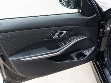 BMW 320e Touring  LED  Pano  ACC