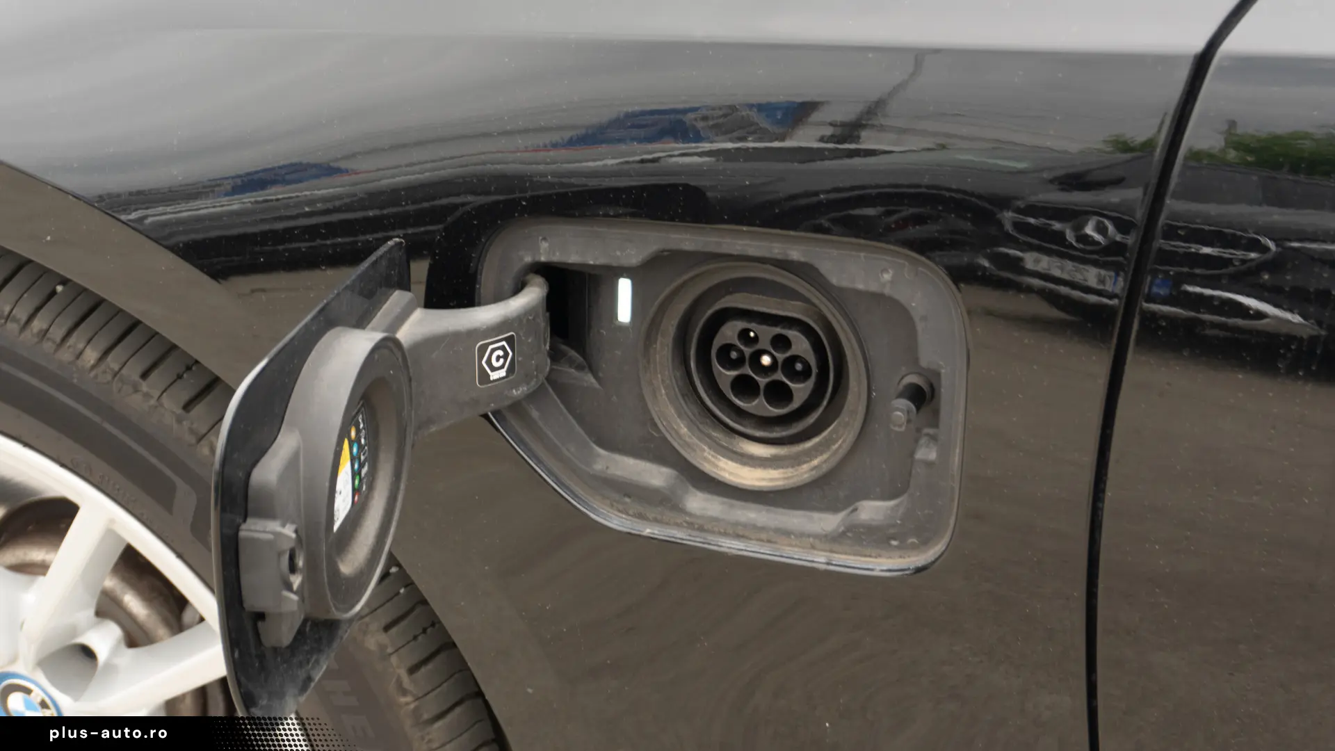 BMW 320e Touring  LED  Pano  ACC