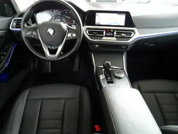 BMW 320D LuxuryLine  X Drive  piele