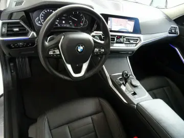 BMW 320D LuxuryLine  X Drive  piele