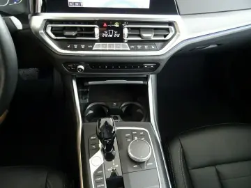 BMW 320D LuxuryLine  X Drive  piele
