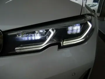 BMW 320D LuxuryLine  X Drive  piele