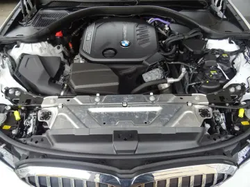 BMW 320D LuxuryLine  X Drive  piele