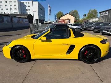 PORSCHE 718 Boxster S Cabrio 1.HAND BOSE NAVI LED