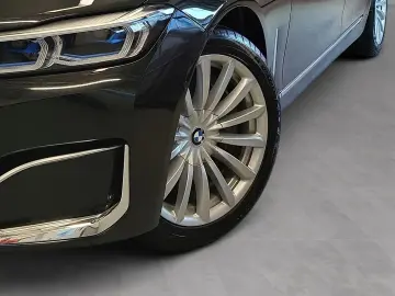BMW 740d xDrive Standheizung Massage AHK Harman K