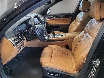BMW 740d xDrive Standheizung Massage AHK Harman K