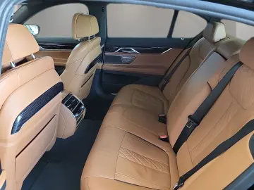 BMW 740d xDrive Standheizung Massage AHK Harman K