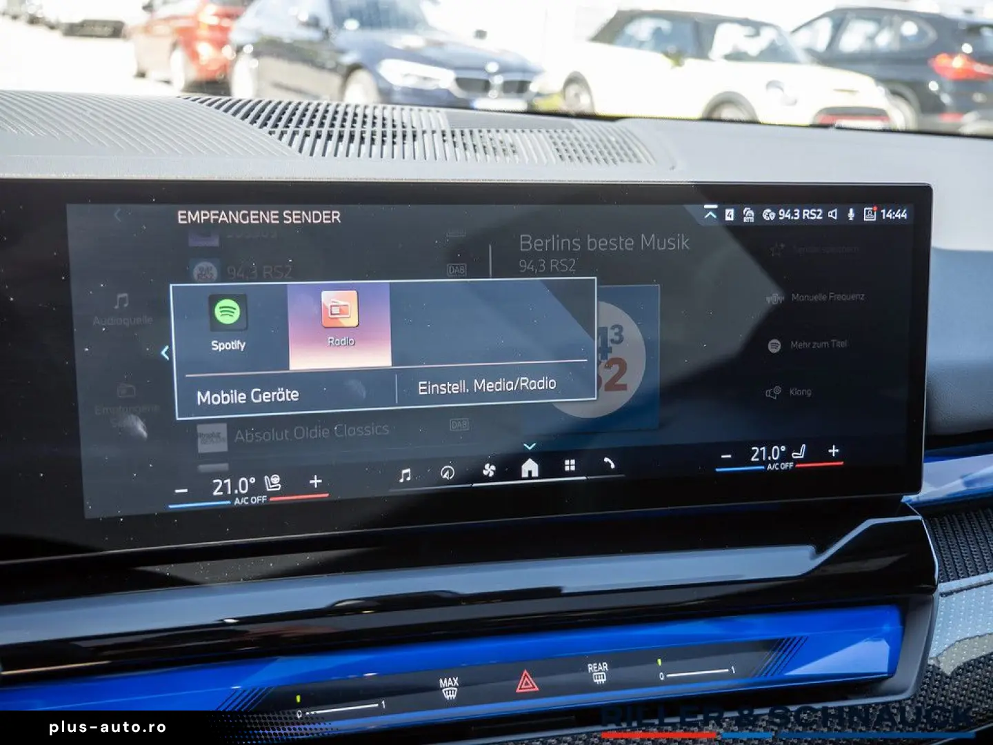 BMW 520i M-Sport H K ACC HUD SITZBELÜFTUNG PANO 360