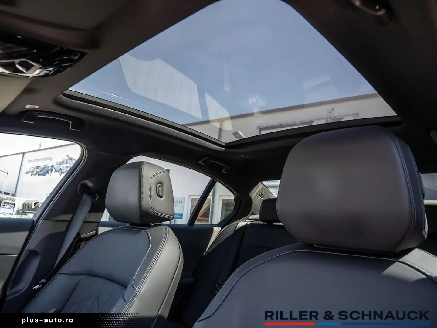 BMW 520i M-Sport H K ACC HUD SITZBELÜFTUNG PANO 360