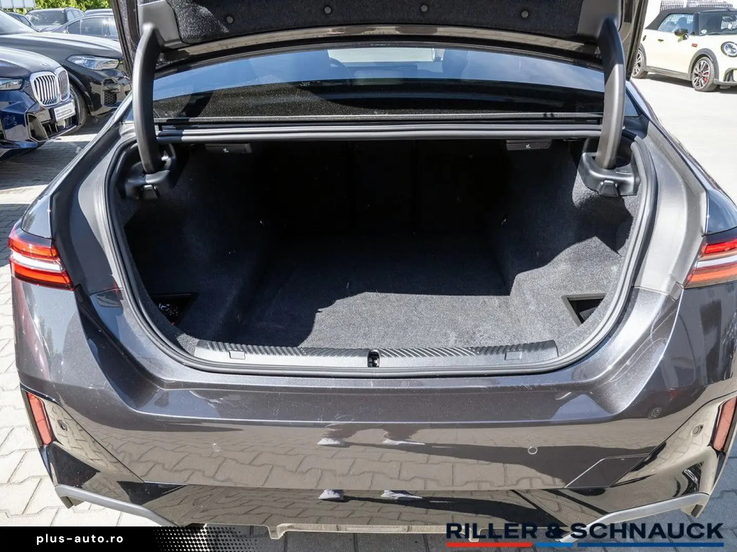 BMW 520i M-Sport H K ACC HUD SITZBELÜFTUNG PANO 360