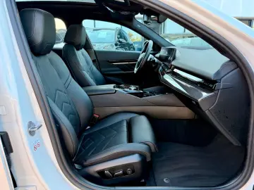 BMW 520d Limo M-Sport 360  PANO ICONIC HARMAN 20