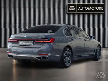 BMW 760Li XDrive 6.6L 585PS  V12 Excellence