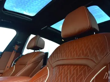 BMW 760Li XDrive 6.6L 585PS  V12 Excellence