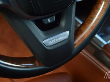 BMW 760Li XDrive 6.6L 585PS  V12 Excellence