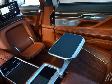 BMW 760Li XDrive 6.6L 585PS  V12 Excellence