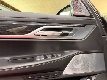 BMW 740 d xDrive M Sport HUD Sitzbelüftung B&W Laser