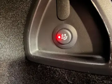 BMW 740 d xDrive M Sport HUD Sitzbelüftung B&W Laser