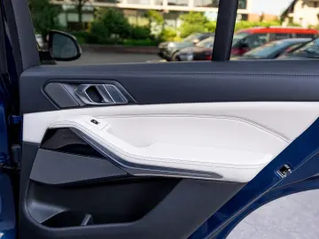 BMW X5 45e M Pachet