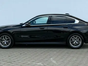 BMW 520d SAG SHZ LED  360 S-LÜFT 4xAC&SH LHZ K-ZUG