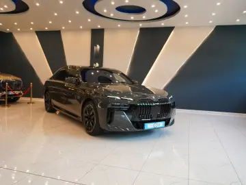 BMW 750 e xDrive M Sport VOLL ACC Pano Massage HeadU