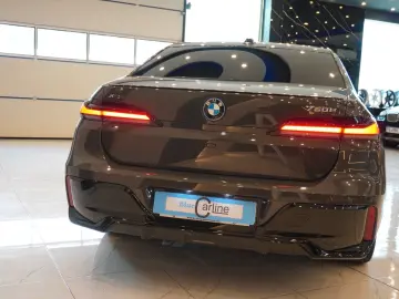 BMW 750 e xDrive M Sport VOLL ACC Pano Massage HeadU