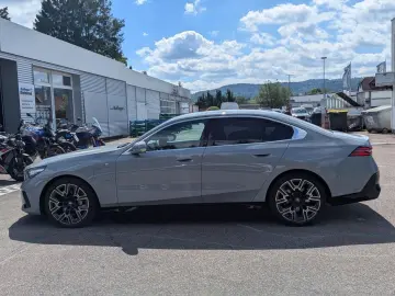 BMW 550e xDr.M Sport IntAktL.AutoBahnAss.M Sitze AHK