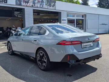 BMW 550e xDr.M Sport IntAktL.AutoBahnAss.M Sitze AHK