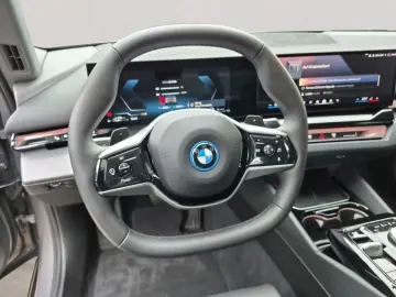 BMW 550e xDrive