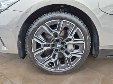 BMW 550e xDrive