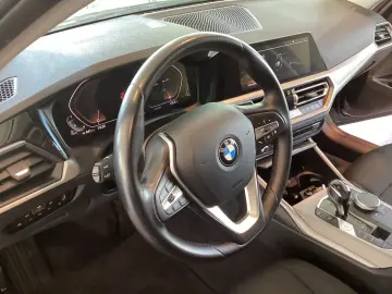 BMW 320d xDrive Limousine Advantage