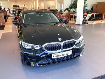 BMW 320d xDrive Limousine Advantage