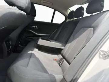 BMW 320d Limuzina  xDrive Automata