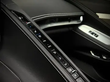 CORVETTE C8 Coupe Stingray 2LT  Targa LIFT HuD Dt.Fzg