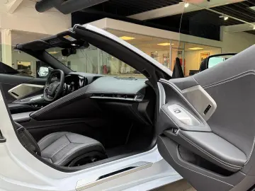 CORVETTE C8 Coupe Stingray 2LT  Targa LIFT HuD Dt.Fzg