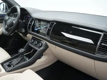 SKODA Kodiaq 2.0 TDI DSG L&K Leder ACC Kamera Canton P