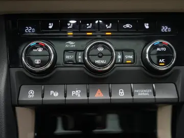 SKODA Kodiaq 2.0 TDI DSG L&K Leder ACC Kamera Canton P