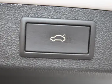 SKODA Kodiaq Sportline NAVI 1 HAND KAM LED HEAD-UP