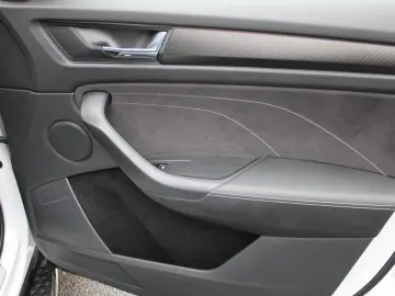 SKODA Kodiaq Sportline NAVI 1 HAND KAM LED HEAD-UP