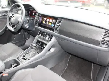 SKODA Kodiaq Sportline NAVI 1 HAND KAM LED HEAD-UP