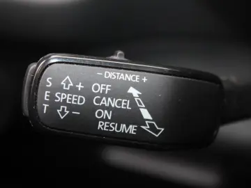 SKODA Kodiaq Sportline NAVI 1 HAND KAM LED HEAD-UP