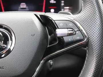 SKODA Kodiaq Sportline NAVI 1 HAND KAM LED HEAD-UP