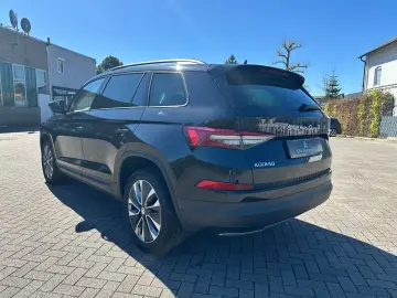 SKODA Kodiaq 2.0TDI Tour4x4 AID MTRX SIDE PANO 360 19