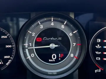 PORSCHE 911 992 Turbo S KERAMIK MWST APP