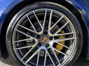 PORSCHE 911 992 Turbo S KERAMIK MWST APP