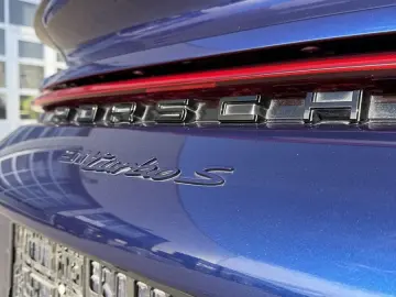 PORSCHE 911 992 Turbo S KERAMIK MWST APP