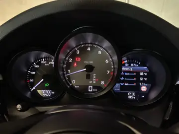 PORSCHE Macan S   Standheizung   Panorama Dachsystem