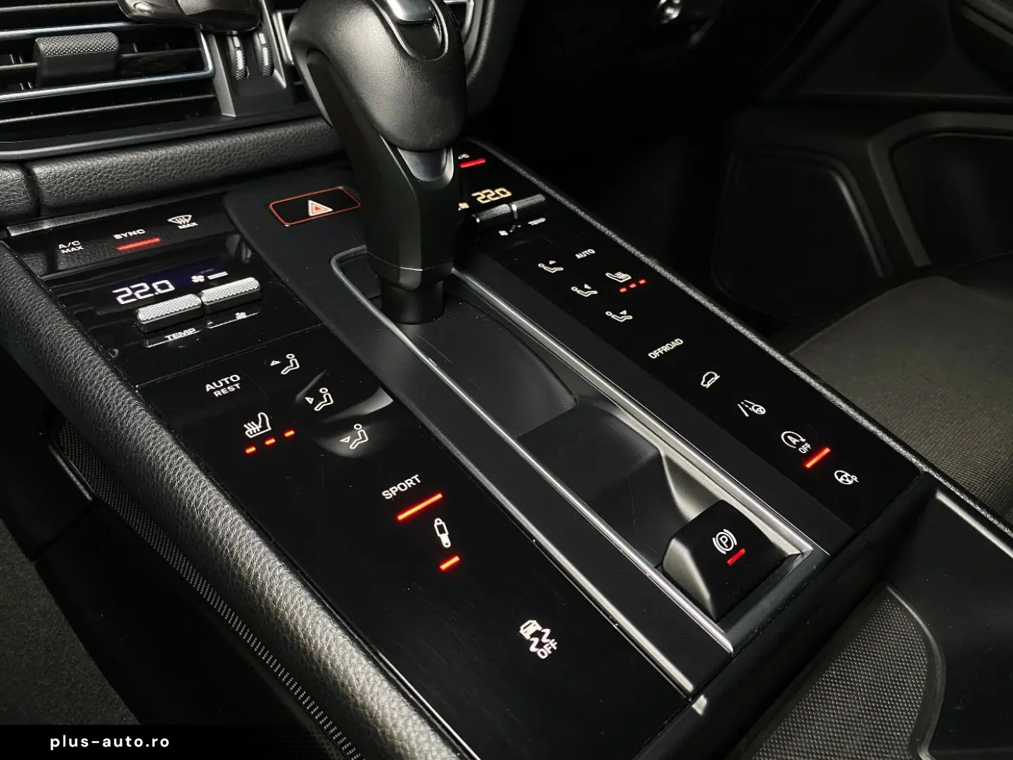PORSCHE Macan S   Standheizung   Panorama Dachsystem