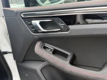 PORSCHE MACAN GTS PANO LUFT AHK CHRONO BOSE ACC 360  LED